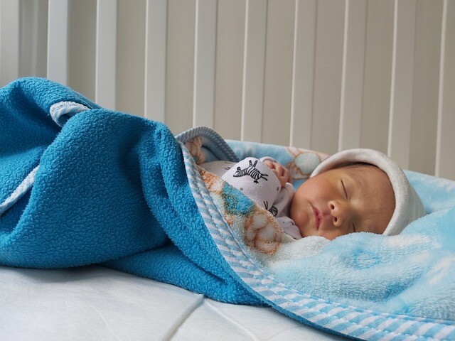 Ab wann sollte das Baby im eigenen Bettchen schlafen?